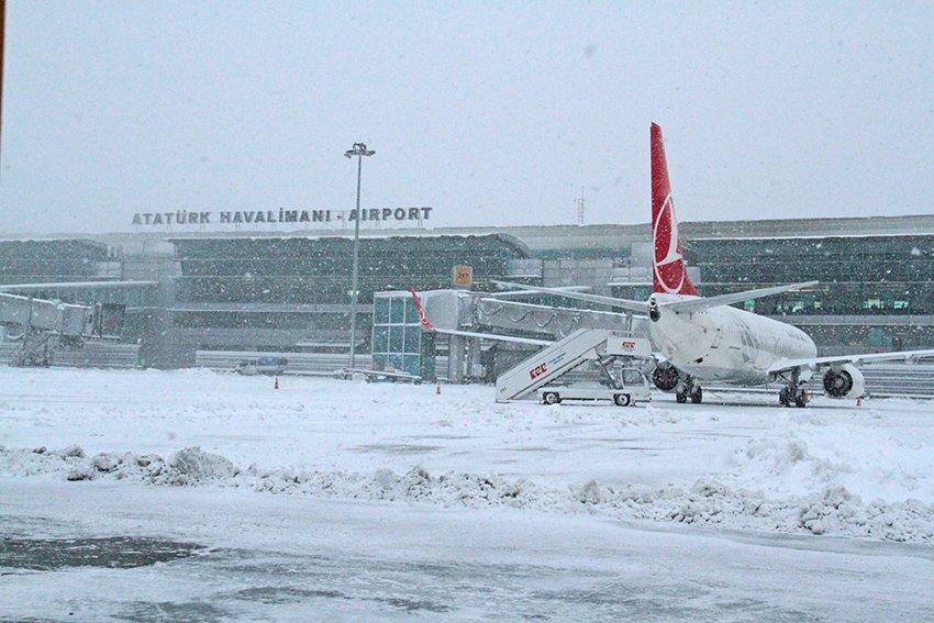 Voli cancellati presso l'aeroporto Ataturk di Istanbul